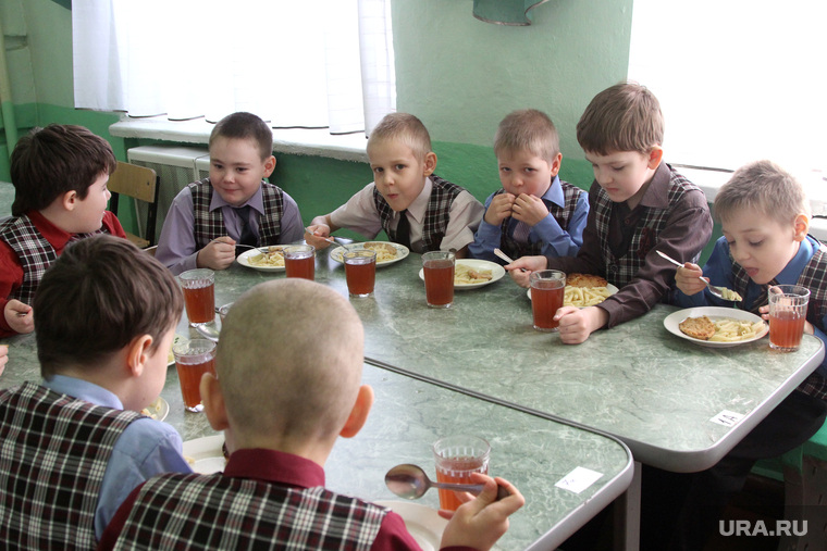 Питание в школах 
Курган, школьное питание
