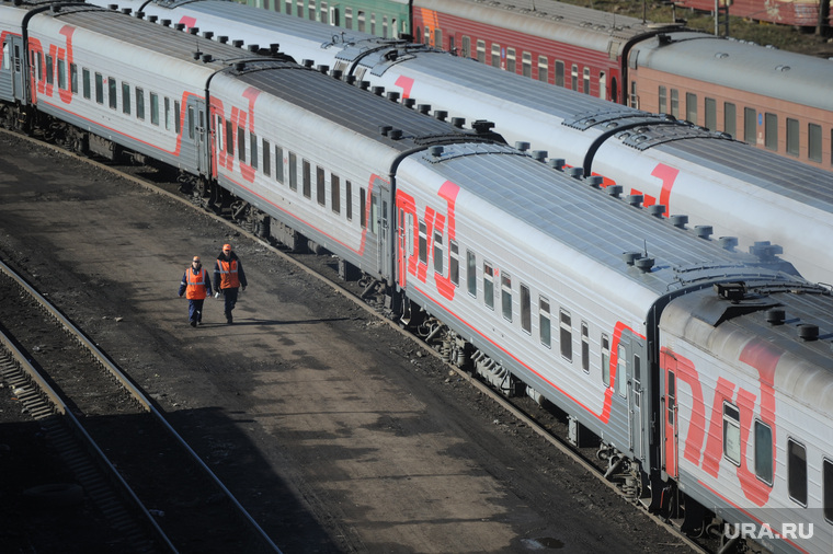 Клипарт. Москва, поезд, железнодорожный состав, хождение по путям, электропоезд, ржд, железнодорожник, железная дорога