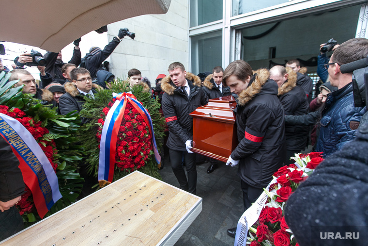 Похороны Натальи Крачковской. Москва, прощание, траурные мероприятия, вынос гроба, катафалк, похороны