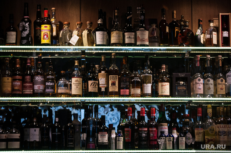 Champagne Bar Соловьева. Екатеринбург, алкоголь, бутылки, алкогольная продукция, крепкие напитки, бар