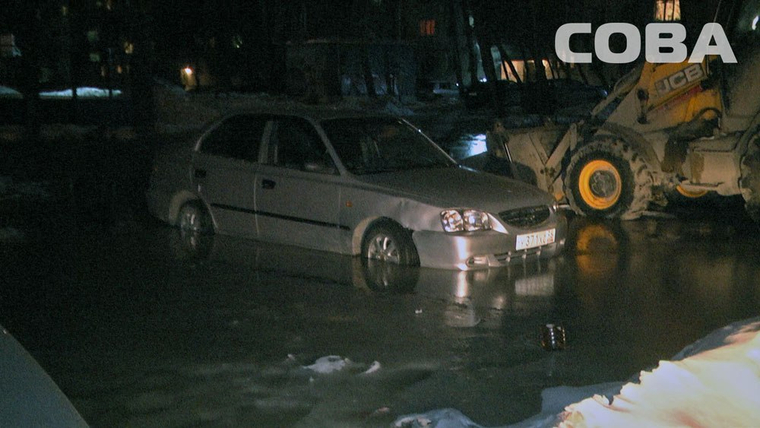 Машины оказались в воде