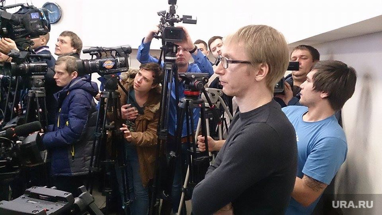 Пресса с интересом наблюдает за процессом. Малафеев невозмутим