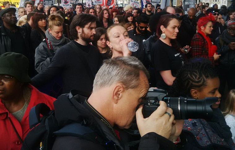 Жители Исландии потребовали отставки премьер-министра из-за скандала с офшорами