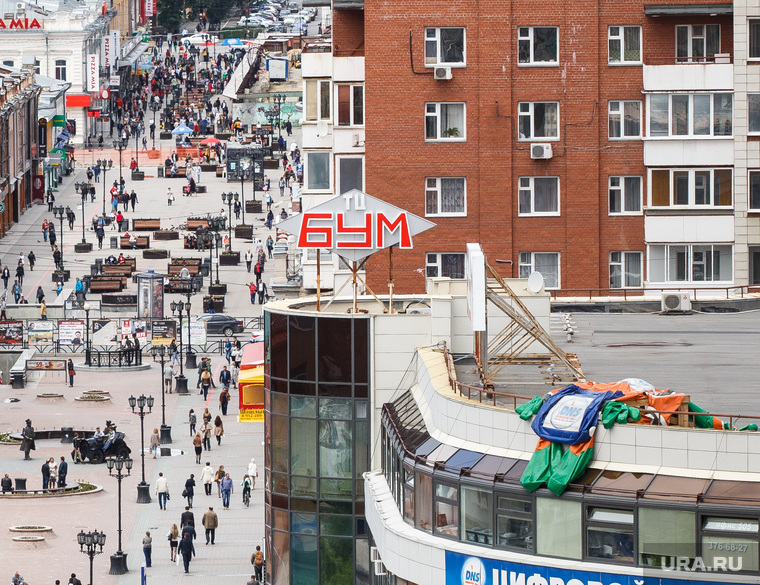 Крыша ТРЦ «Гринвич» - монтаж дирижабля. Екатеринбург, город екатеринбург, улица вайнера, вид сверху
