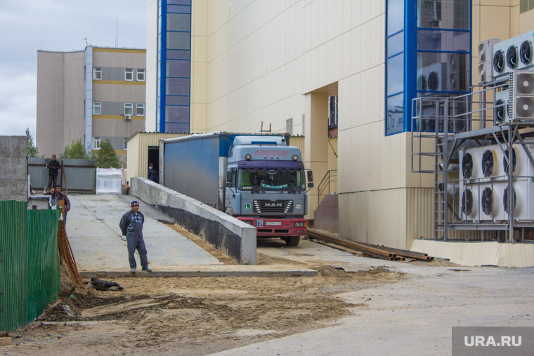 Авария грузовик. Нижневартовск, погрузка автомобиля, фура, грузовик