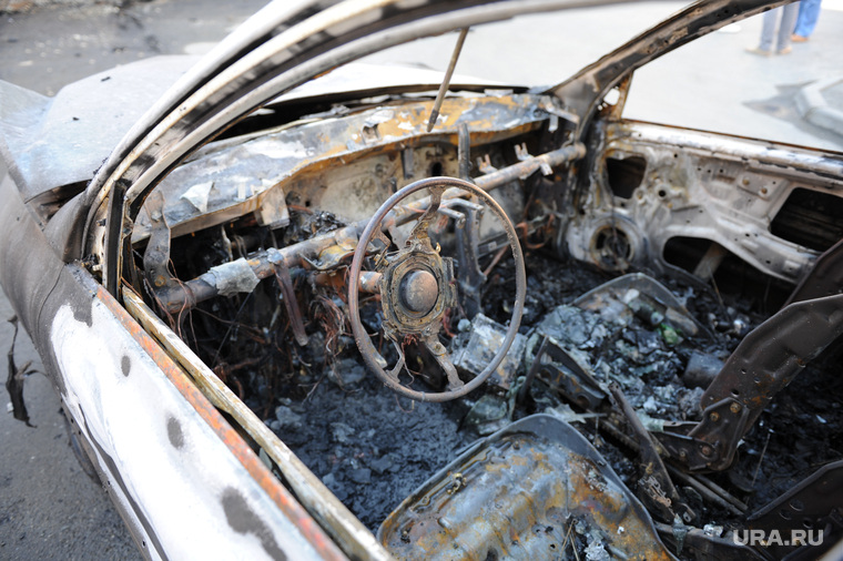 Машина сгорела. Пожар. Екатеринбург., машина, пожар, авто