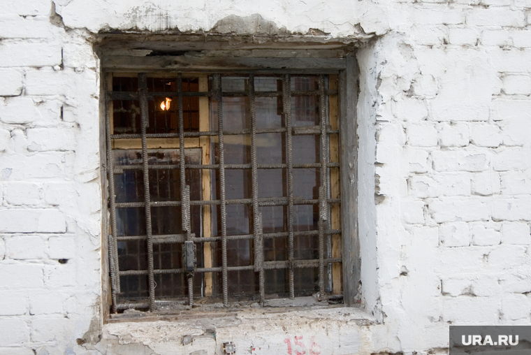 СИЗО-1«день открытых дверей» для СМИ и пресс-конференция начальника УФСИН
Курган
31.10.2013г, сизо, тюрьма, решетка на окне, окно