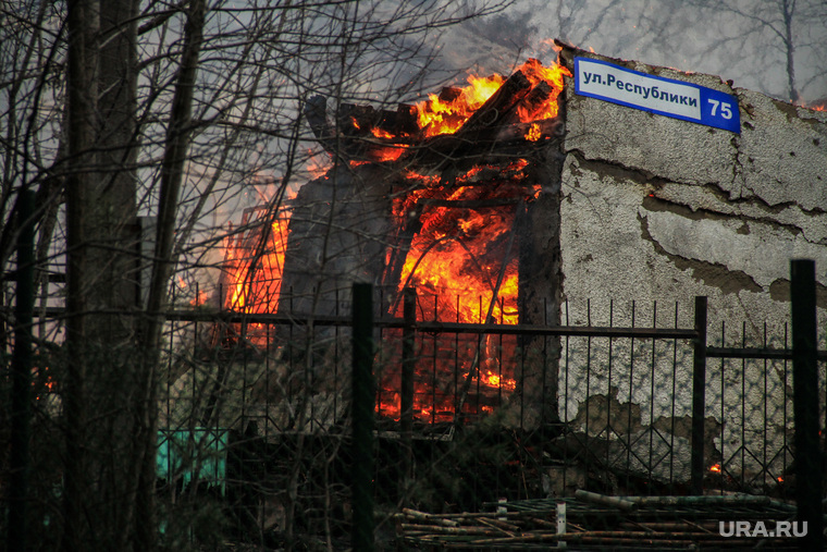 Пожар тубдиспансер. Сургут, улица республики75