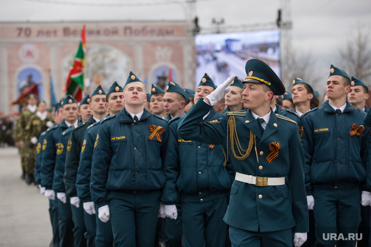 9 мая. Сургут, строй