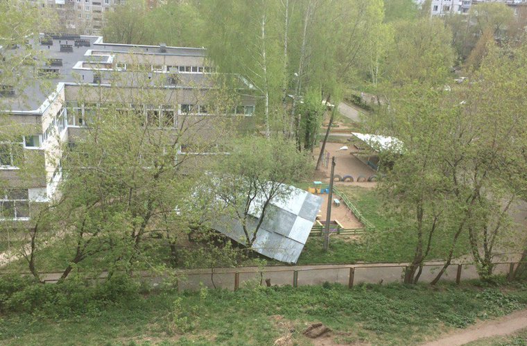 С веранды детсада сдуло крышу