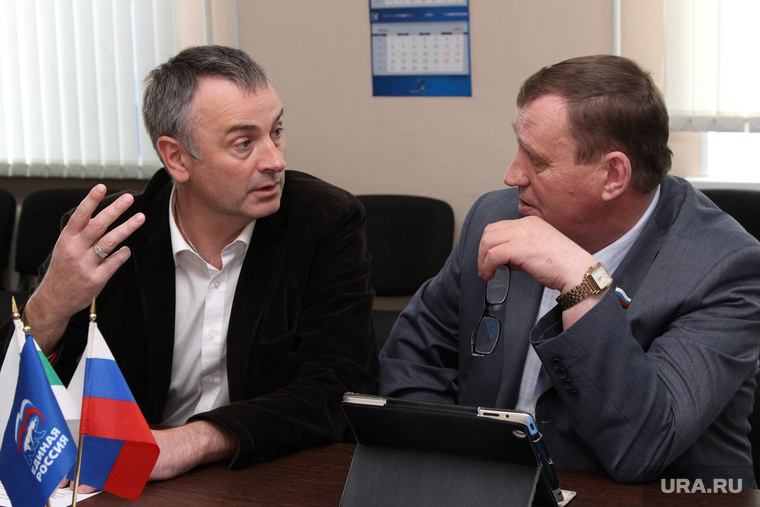 Депутаты областной Думы Олег Колташов (слева) и Владимир Остапенко