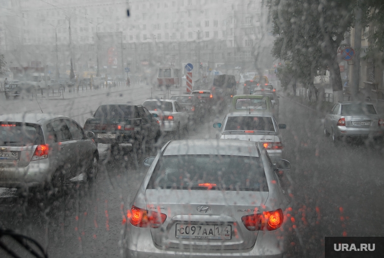 Клипарт. Челябинск, пробка, ливень, капли на стекле, дождь, осень
