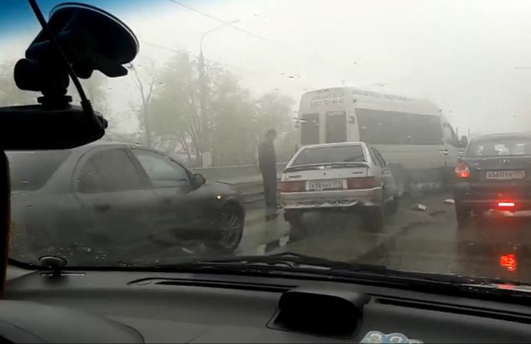 Массовая авария с участием маршрутки и 9 машин в Магнитогорске