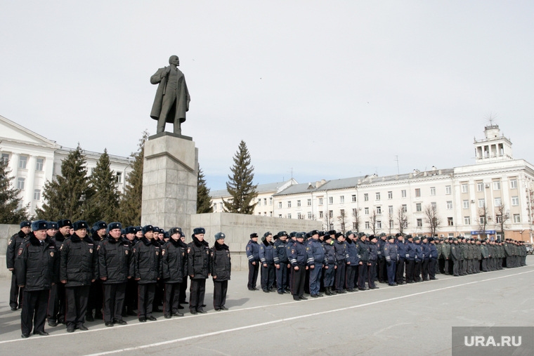 Развод МВД
Курган, центральная площадь, площадь ленина, строй, дпс