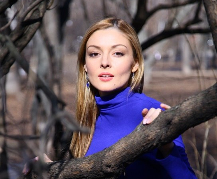 Юлия Латышева стала известна по сериалу "Светофор" на СТС