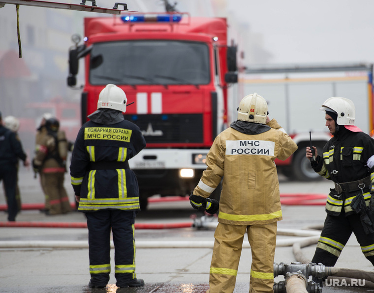 Пожарные учения в Сима-ленде. Екатеринбург, огонь
