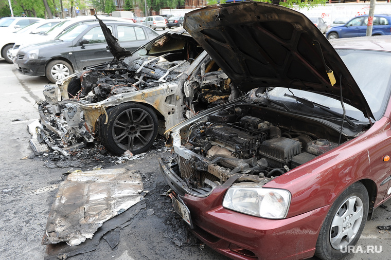 Машина сгорела. Пожар. Екатеринбург., машина, пожар, авто, хюндай