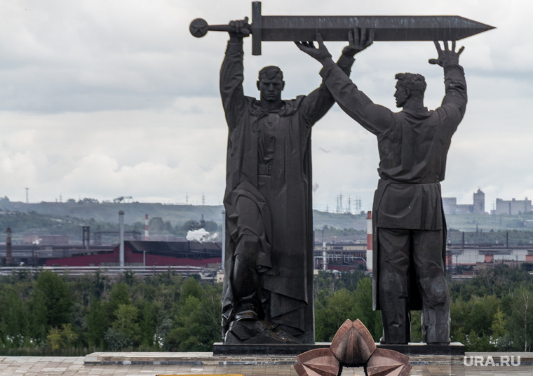 Клипарт. Магнитогорск, бульдозер, вечный огонь, реконструкция, монумент тыл фронту