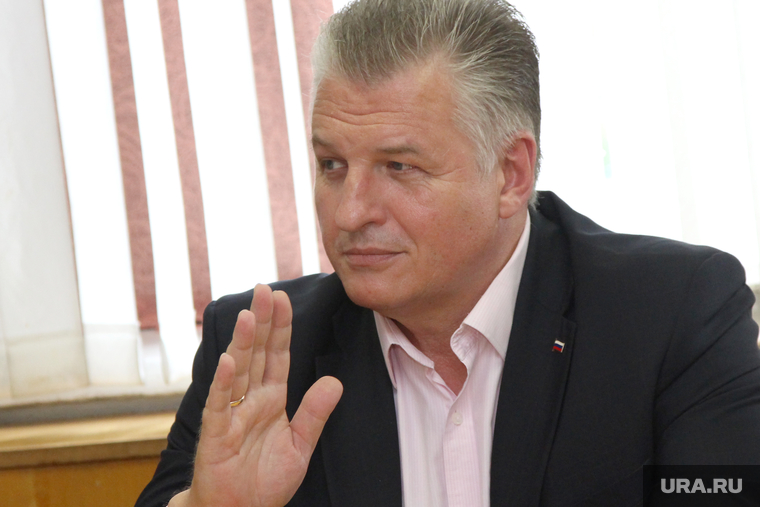 Виктор Семенов заявил о попытках дискредитировать партию эсеров