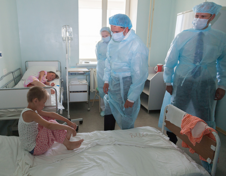 Дмитрий Кобылкин накануне лично побывал в инфекционном отделении салехардской больницы