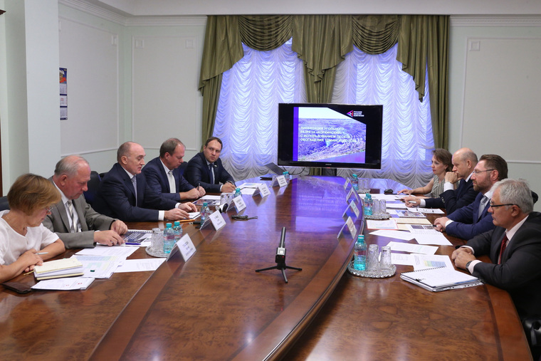 Первое рабочее совещание по ликвидации Коркинского разреза провел губернатор Борис Дубровский