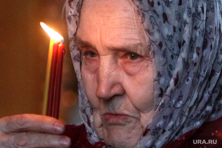 Пасха
Курган, пенсионерка, свеча, молитва, старушка, бабушка