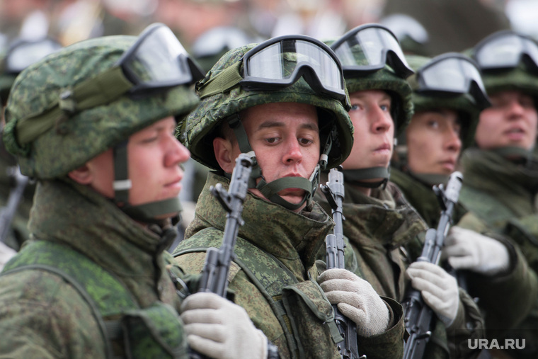 Репетиция парада Победы в 32-ом военном городке. Екатеринбург, курсанты, новобранцы
