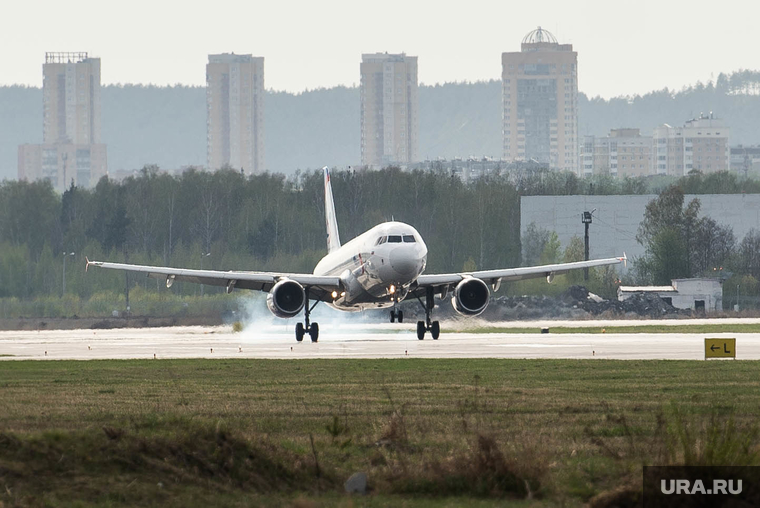 Клипарт по теме Аэропорт. Екатеринбург, уральские авиалинии, ural airlines, самолет