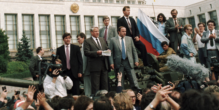 Ельцин на танке - такая же часть истории России, как и Ленин на броневике