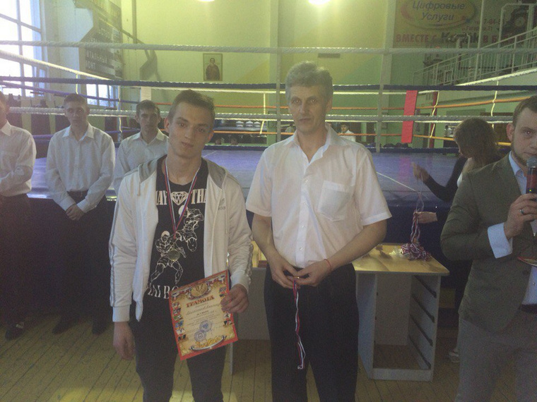 Александр Молосников (слева) стал чемпионом Тюменской области в ноябре 2015 года