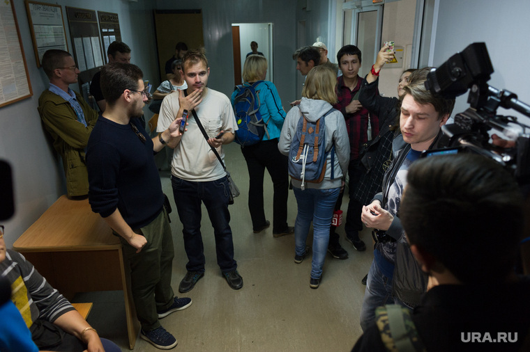 На суд об аресте Соколовского собралось около 50 человек, половина — журналисты