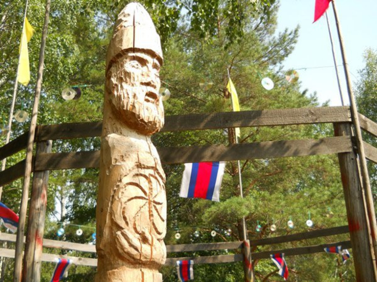 Кому понадобилось похищать статуи - загадка