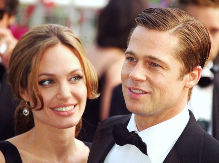 Брэд Питт и Анджелина Джоли консультируются с юристами по поводу развода