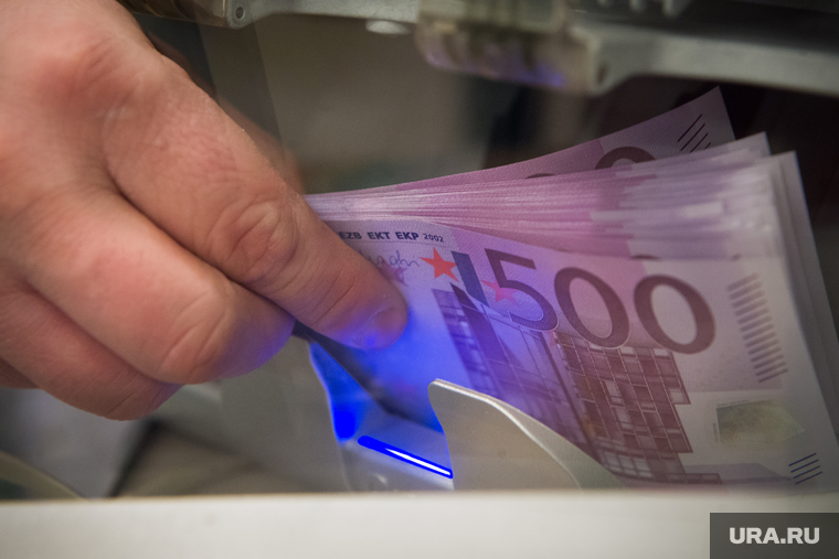 Обмен валют. Банки Екатеринбурга (Дополнение), евро, подсчет, валюта