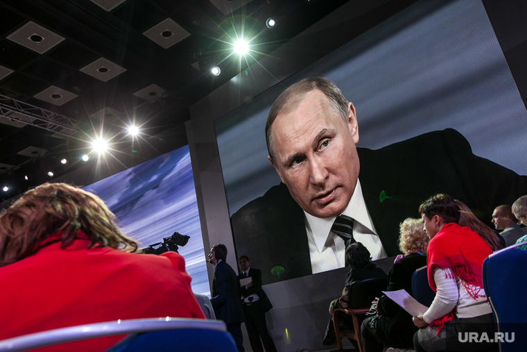 Пресс-конференция Путина В.В. Москва., путин на экране