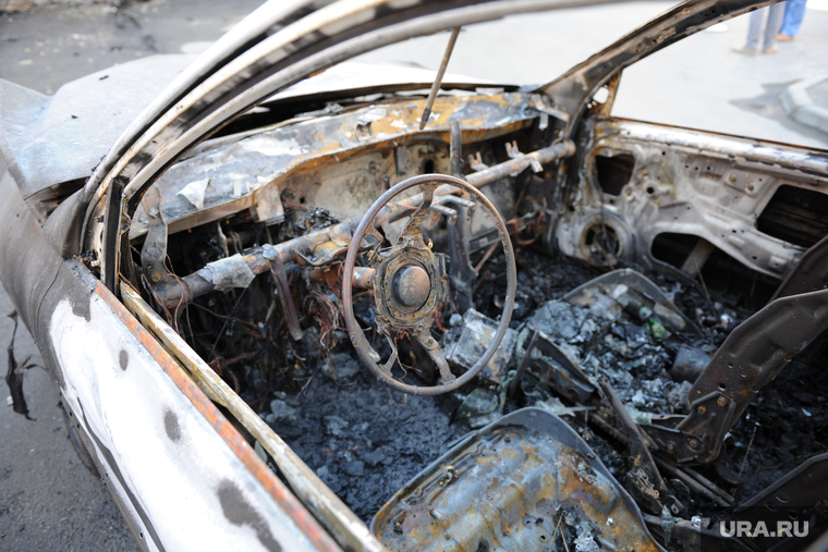 Машина сгорела. Пожар. Екатеринбург., машина, пожар, авто