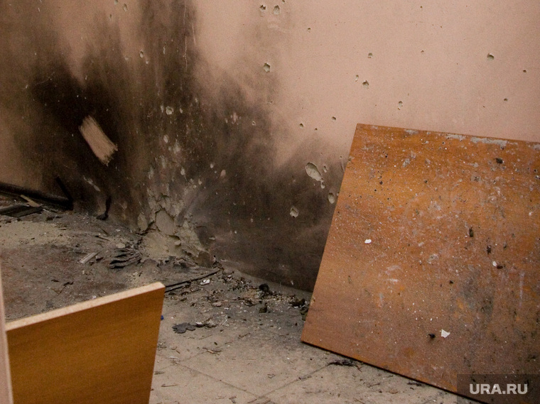 В здании мировых судей после взрыва
5 микрорайон д 1 А
Курган
05.11.2013г, последствия взрыва гранаты