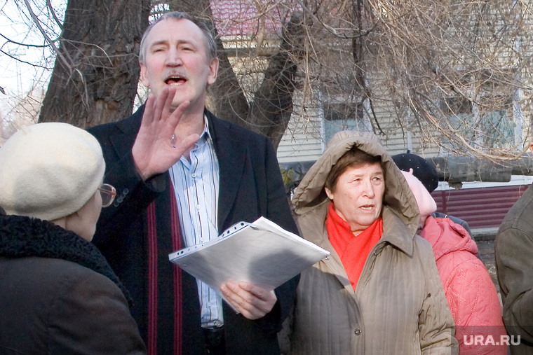 Валерий Бурков на встрече с избирателями в 2009 году