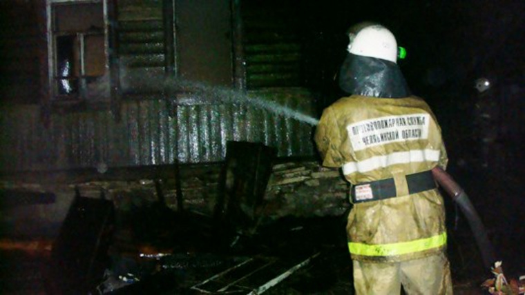 Пожарные больше двух с половиной часов тушили возгорание в Миньяре