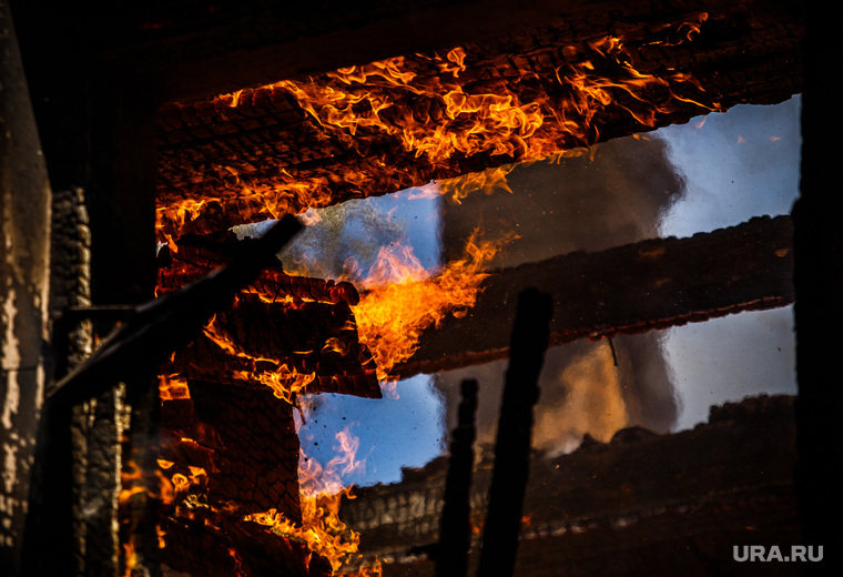 Пожар на Белинского, 163а. Екатеринбург, пожар, огонь