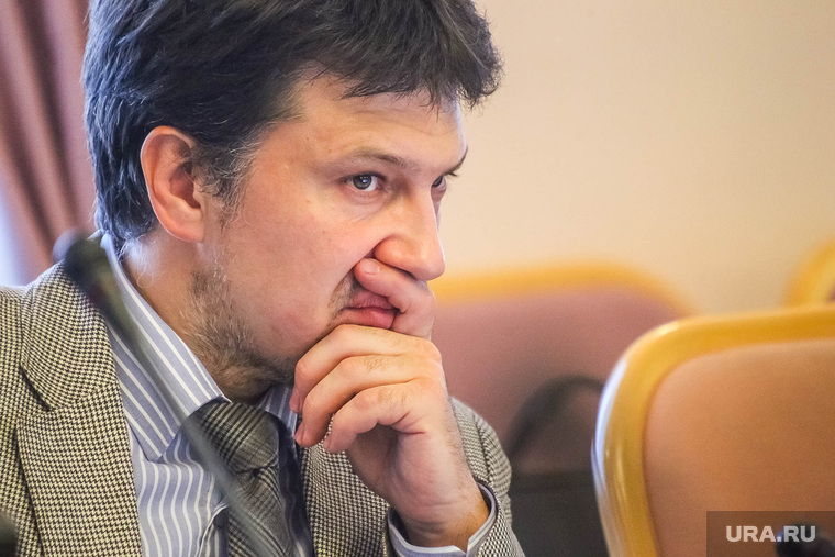 Михаил Таранов ждет, пока парламентарии начнут обсуждать бюджет