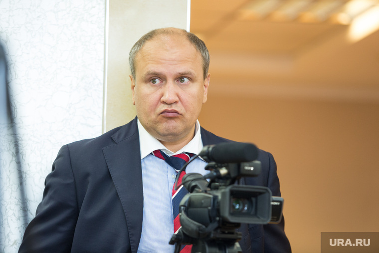 Коллеги Эдуарда Шмонина требуют лишить его СМИ лицензий