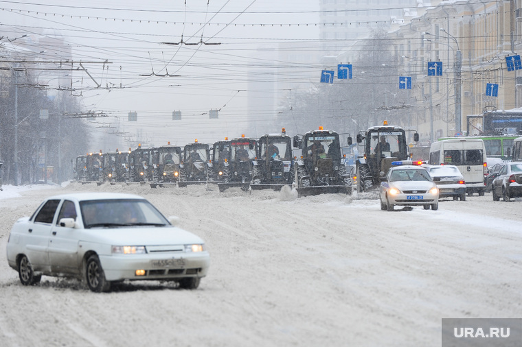 Снегопад. Уборка города. Челябинск., снегоуборочная техника