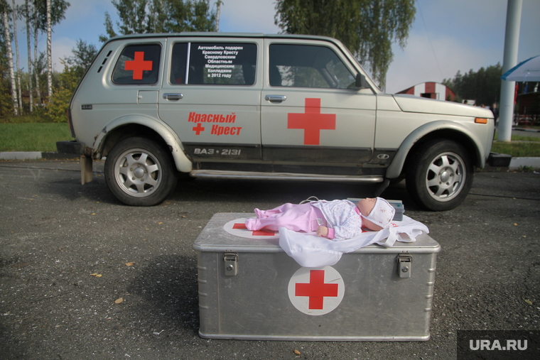 Международная выставка "Оборона и защита-2012". Нижний Тагил, ребенок, детское насилие, здоровье, младенец, кукла, красный крест