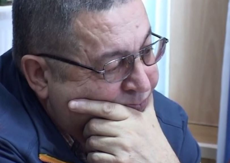 Руководитель совхоза «Шумихинский» Георгий Тюрин объясняет: котельную запустить уже нереально, ситуацию не спасти