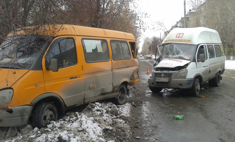 Три пассажира попали в больницу после ДТП с маршрутками в Челябинске