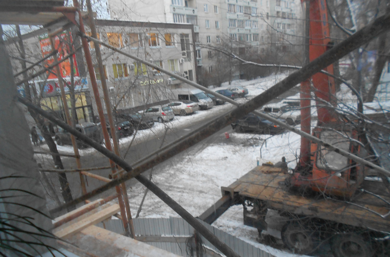 Вид из окон аварийных квартир дома №66 по улице Красина