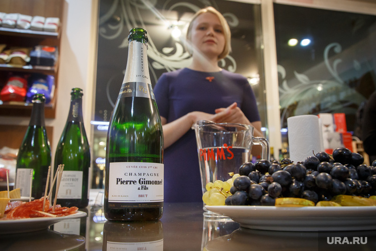 Дегустация Шампанских вин в алкомаркете Магнум. Екатеринбург, вино, бутылки, шампанское, алкоголь
