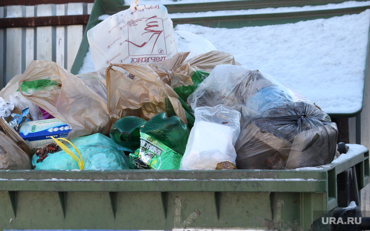 Мусорка после выходных (УК Чистый город)
Курган, мусорный контейнер, мусорка, помойка
