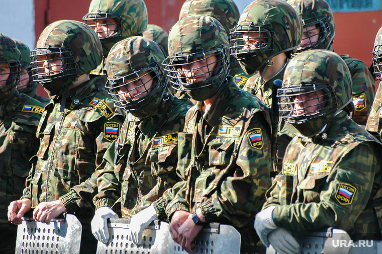 Бунт в колонии ГУФСИН (Архив 2007). Челябинск, спецназ гуфсин, оцепление